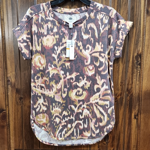 🆕️ Cupio Tee - Picture 6 of 11